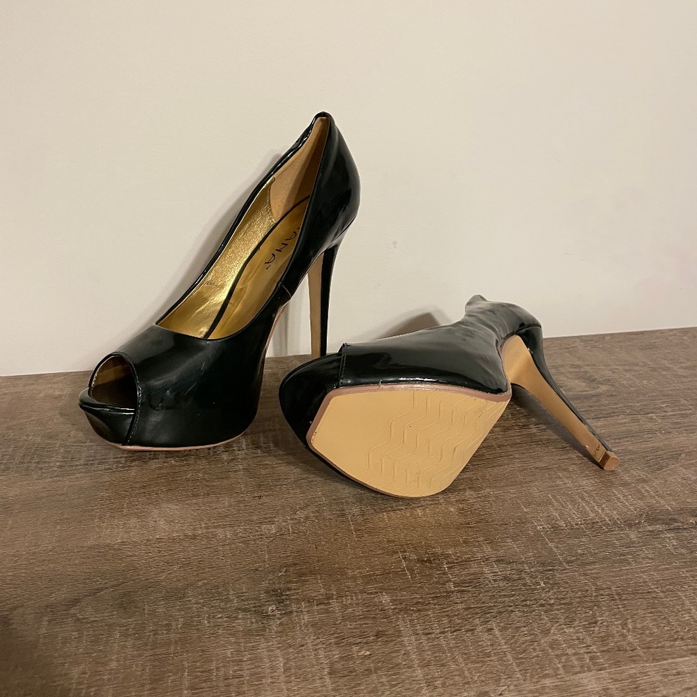Women's size 10 LILIANA Brand open toe heels.